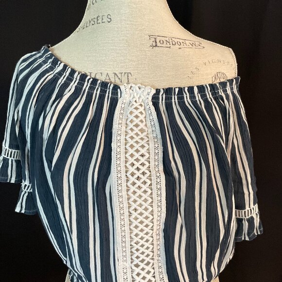 Ocean Drive Coquette Crop Top: Size M - Picture 2 of 13